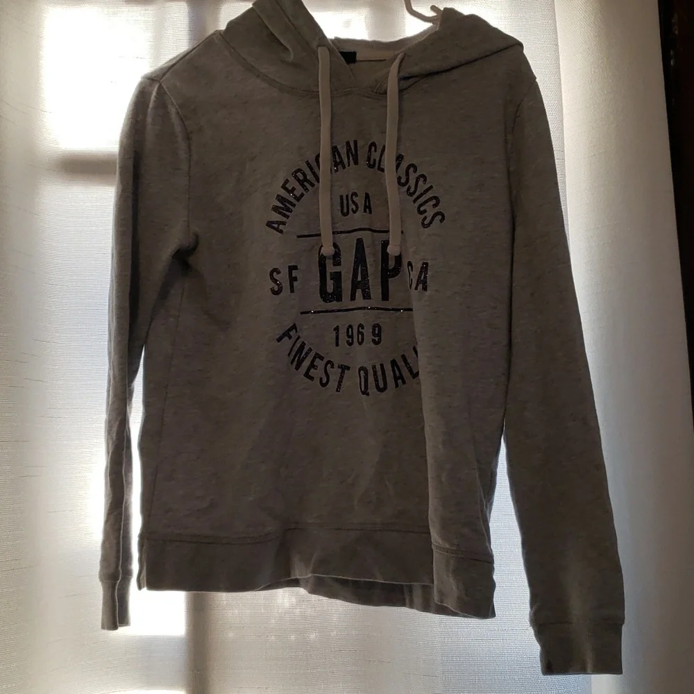 GAP Light gray hoodie size small lettering has shimmer EUC - Picture 3 of 8